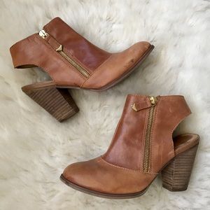 Aldo size 7 cognac leather booties